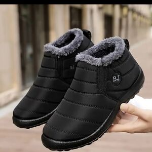 NWT Women's Waterproof Slip-On Ankle Boots